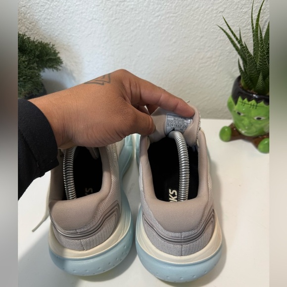 Brooks Women's Cream and Light Blue Athletic Shoes - Picture 4 of 4